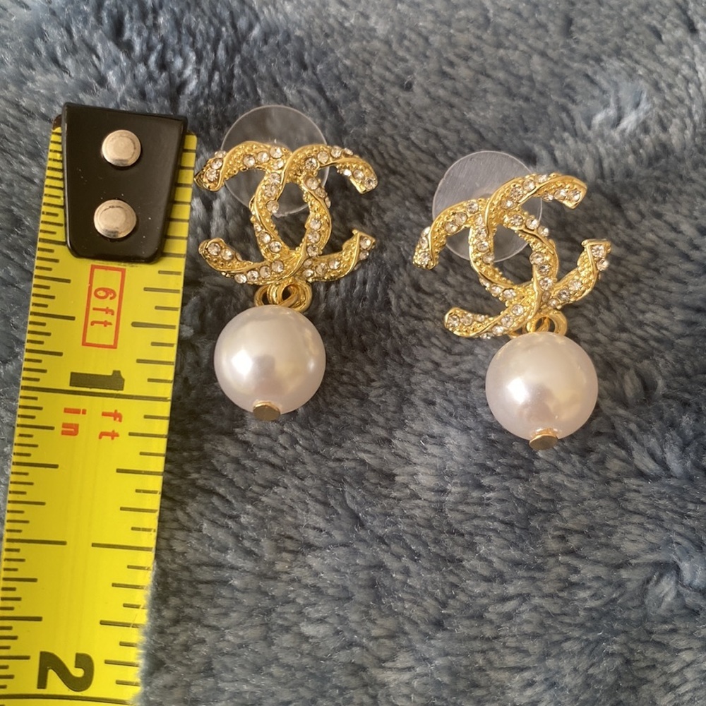 Fashion logo earrings new - Picture 3 of 4